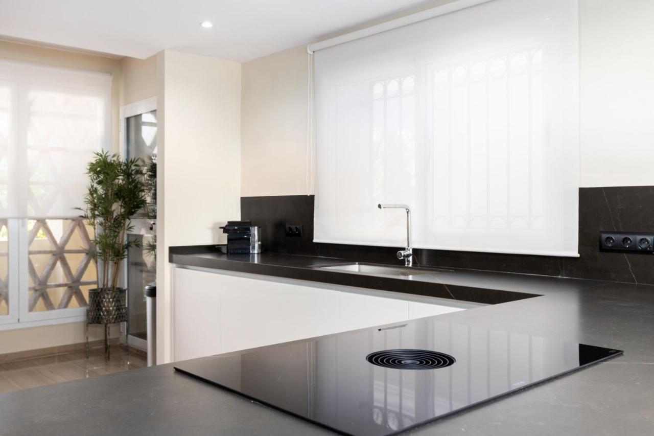 Homeforguest Front Line Beach Apartment In Hacienda Playa Marbella Kültér fotó