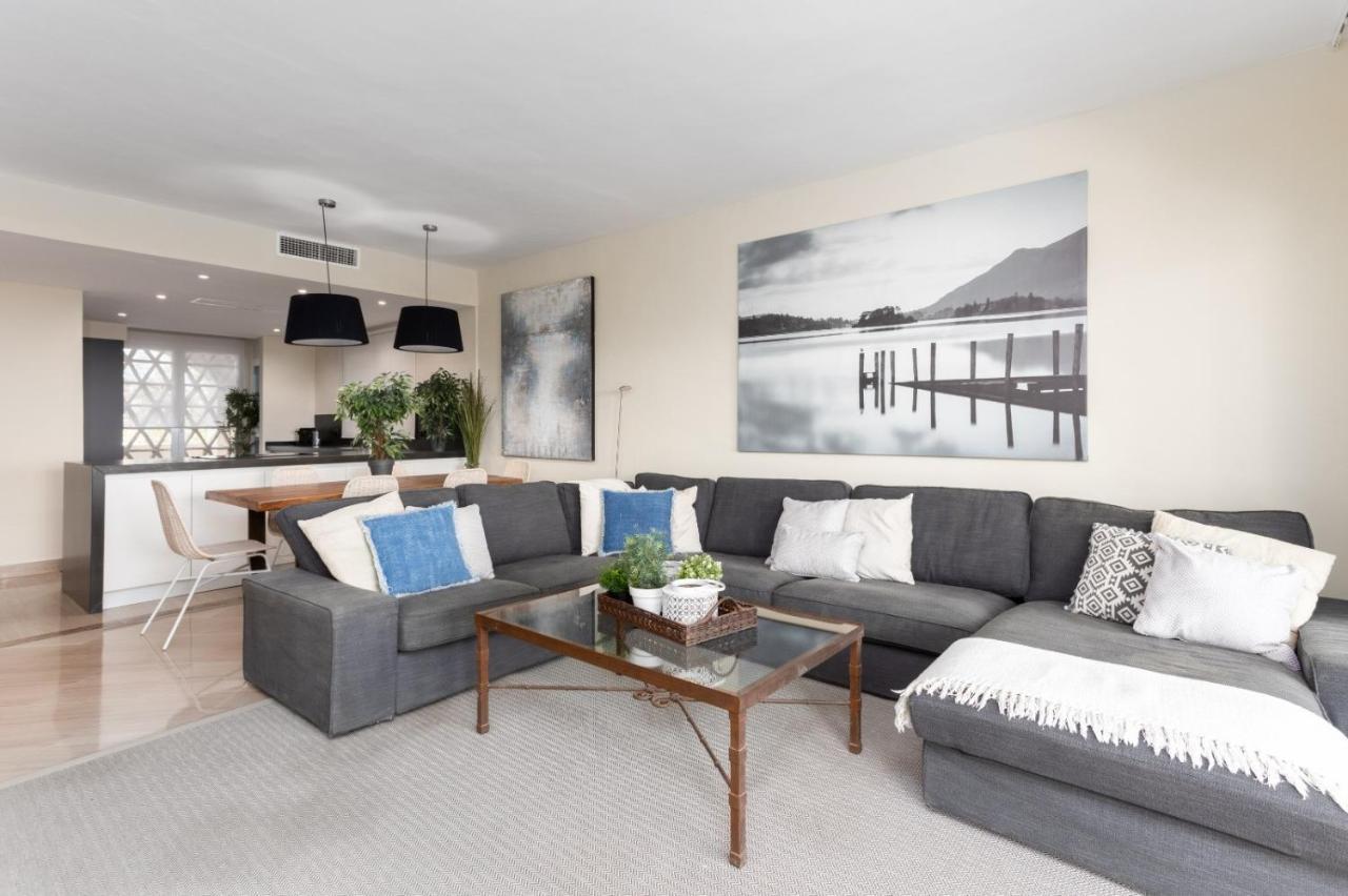 Homeforguest Front Line Beach Apartment In Hacienda Playa Marbella Kültér fotó