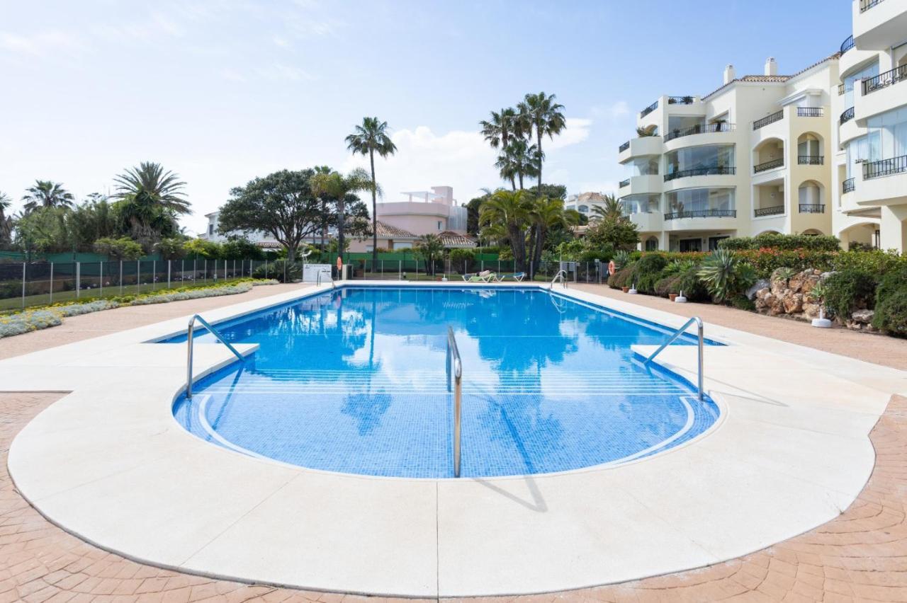 Homeforguest Front Line Beach Apartment In Hacienda Playa Marbella Kültér fotó