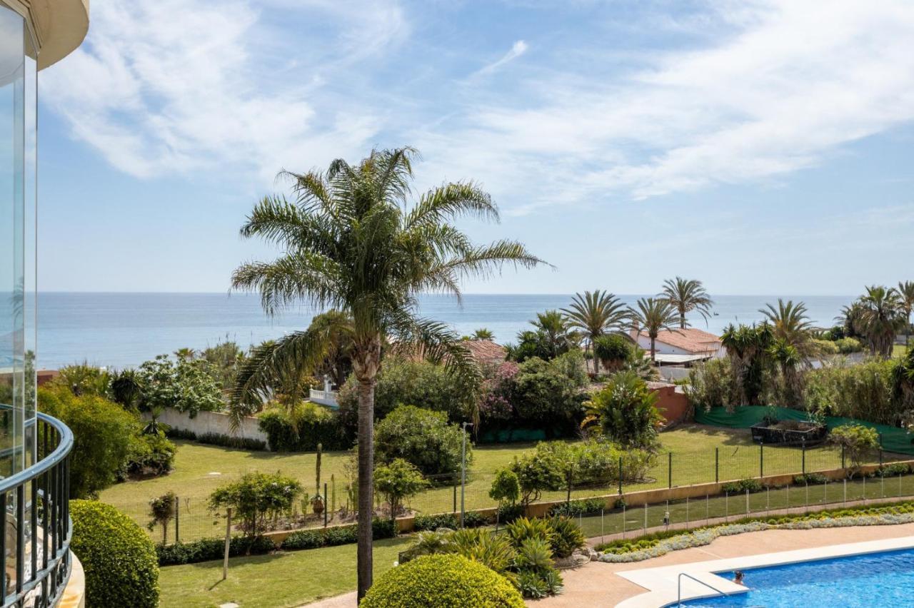 Homeforguest Front Line Beach Apartment In Hacienda Playa Marbella Kültér fotó