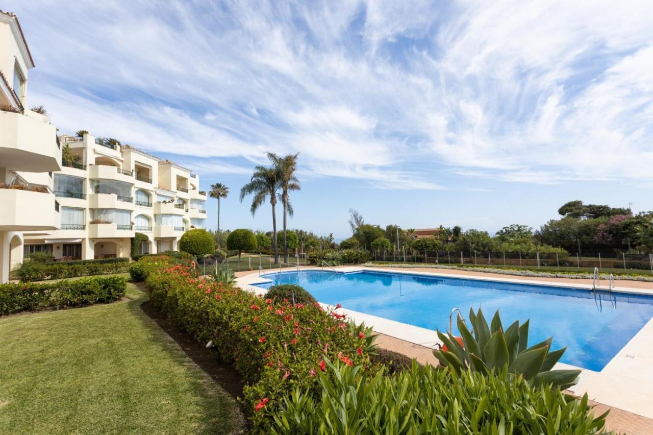 Homeforguest Front Line Beach Apartment In Hacienda Playa Marbella Kültér fotó